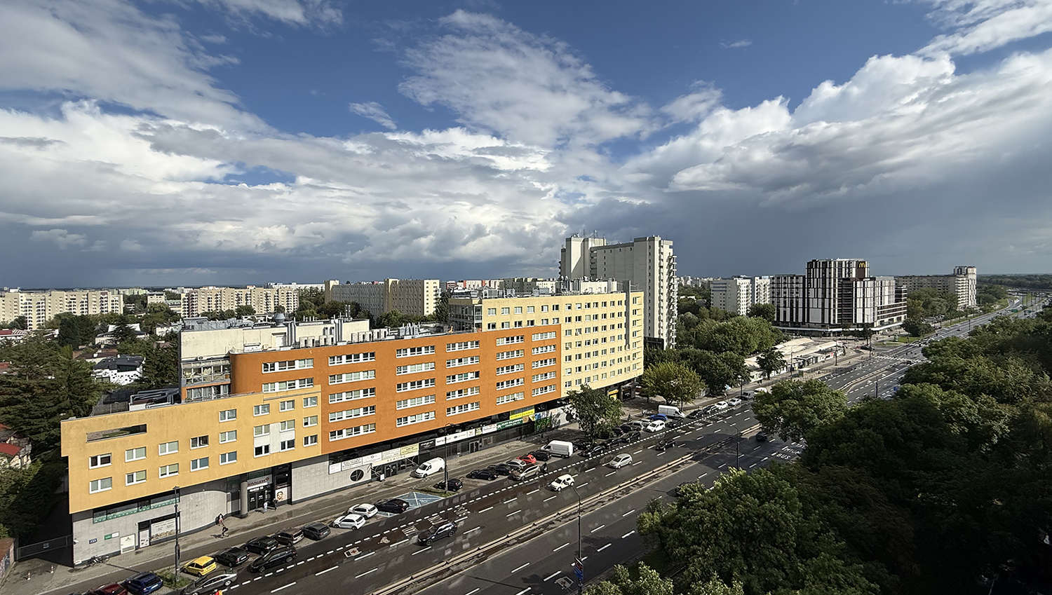 Widok budynku Wspólnoty Mieszkaniowej Puławska 234 — zdjęcie 4